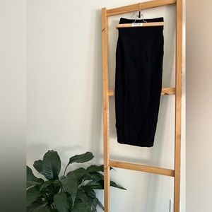 Aritzia (Wilfred) fitted skirt. Size 0.
